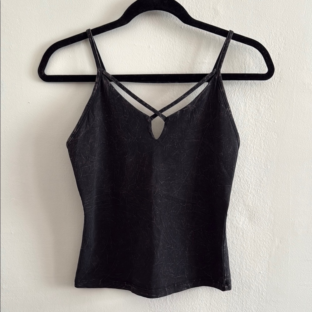 Fashion Nova Black Sleeveless Crop Camisole